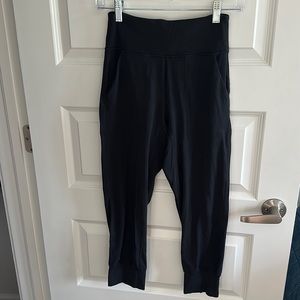 Lululemon pants size 2 in excellent condition!